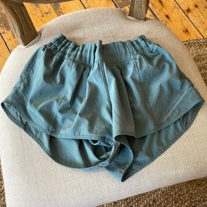 Lululemon Hotty Hot shorts